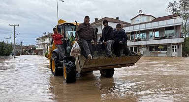 5 ayda dördüncü kez sular altında kalan mahallede günlük hayat sıkıntılı hale geliyor