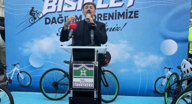 Bahçelievler'de 100 çocuğa bisiklet dağıtım töreni