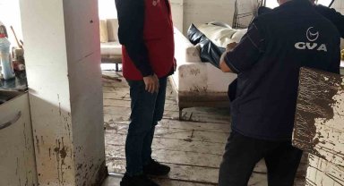 Başiskele'de selden etkilenen ailelere destek ziyareti