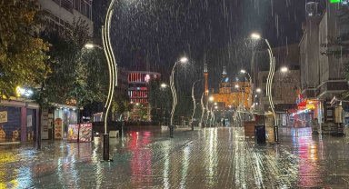 Bolu'da sağanak yağış hayatı olumsuz etkiledi
