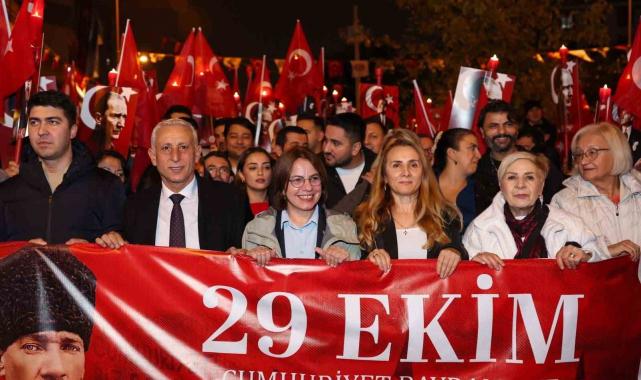 Cumhuriyet'in 103'üncü yılı Maltepe'de coşkuyla kutlandı