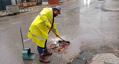 Darıca'da sağanağa karşı su baskını önlemleri alınıyor