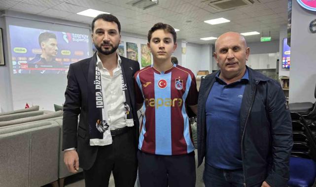 Düzce'de Beşiktaşlılar ve Trabzonsporlular, maçı birlikte izledi