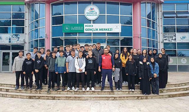 Düzce'de öğrenciler gençlik merkezinde buluştu