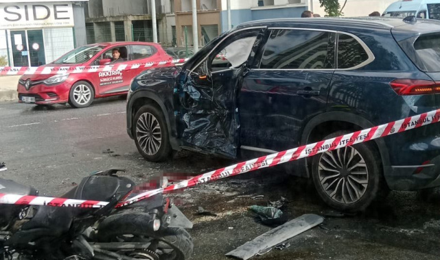 Esenyurt'ta motosiklet ile otomobil çarpıştı: 19 yaşındaki sürücü hayatını kaybetti