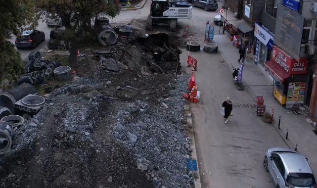 Eyüpsultan Bulvarı'nda altyapı çalışmaları sırasında kısmi göçük