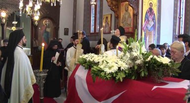 Hayatını kaybeden Prof. Dr. İoanna Kuçuradi son yolculuğuna uğurlandı.
