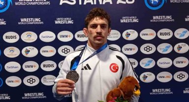 Milli güreşçi Yüksel Sarıçiçek dünya ikincisi oldu