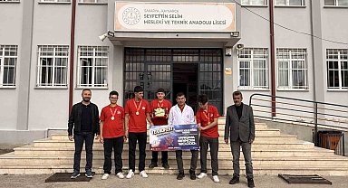 Rakiplerin çalıştıramadığı devreyi tek denemede çalıştırarak TEKNOFEST'de birinci oldular