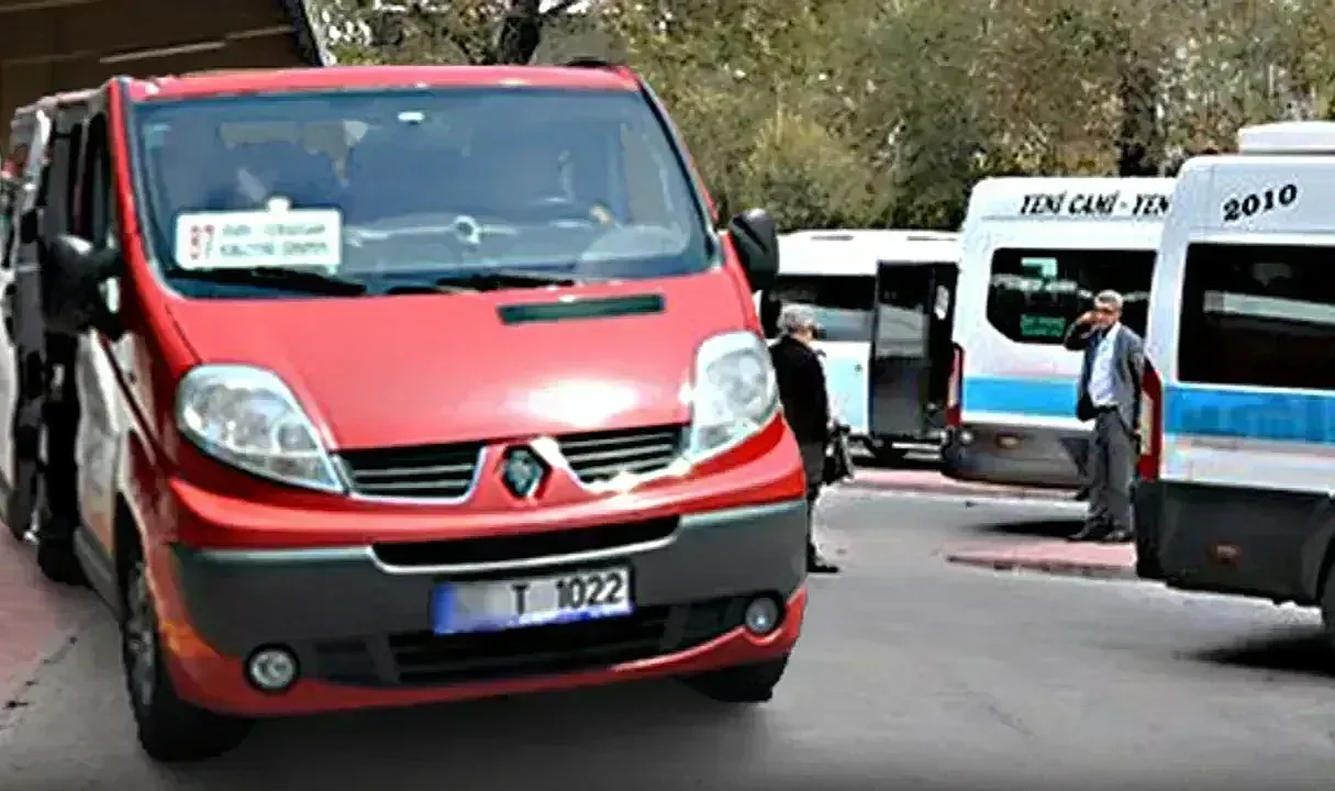 SAKARYA’DA DOLMUŞ ÜCRETLERİNE ZAM! SİVİL 40 TL, ÖĞRENCİ 30 TL OLDU