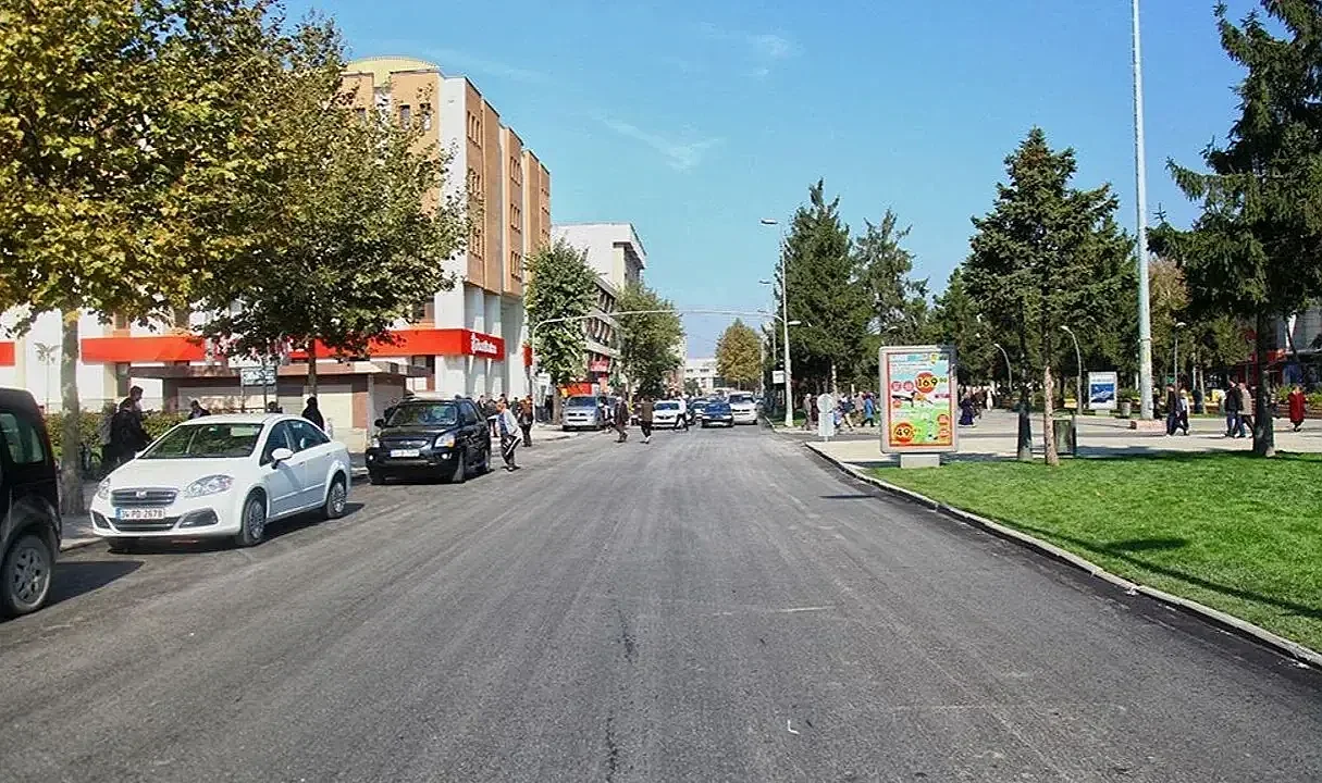 SAKARYA’DA SÜRÜCÜLER DİKKAT! ATATÜRK BULVARI YARIN TRAFİĞE KAPATILACAK
