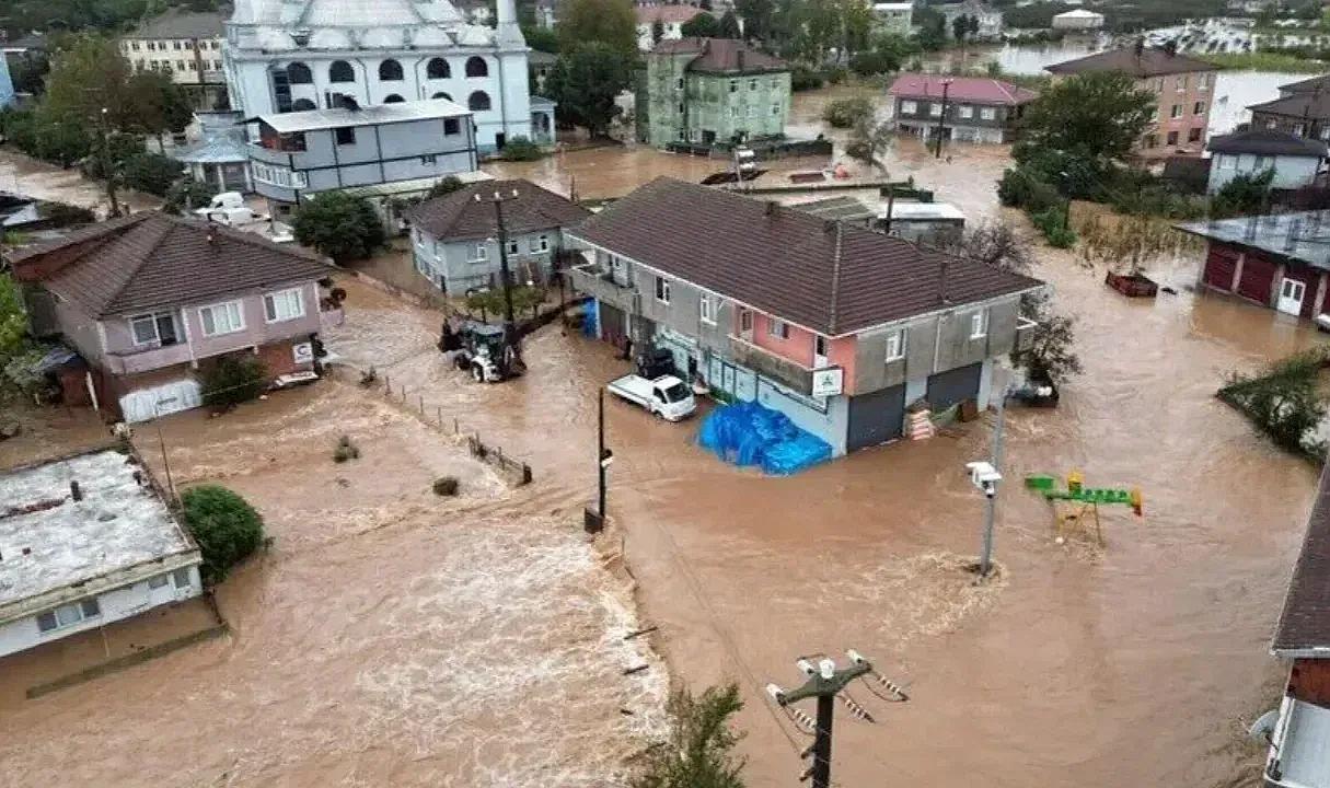SAKARYA’YA SARI KODLU UYARI: SEL VE SU BASKININA DİKKAT!