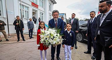 SAPANCA GÖLÜ’NÜN MİNİK KORUYUCULARI BAKAN YUMAKLI’YI KARŞILADI