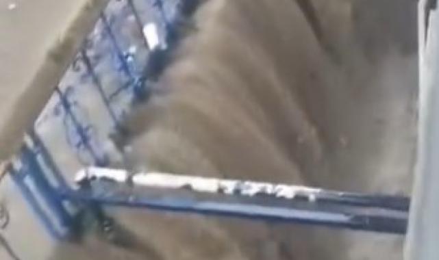 Sarıyer Ayazağa'da istinat duvarı şelaleye döndü