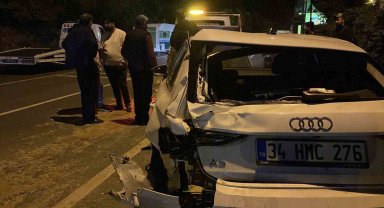 Sarıyer'de karşı yönden gelen aracın sıkıştırdığı otomobil, park halindeki 6 araca çarptı
