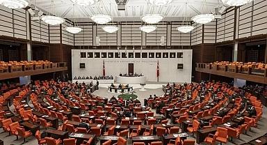 TBMM’ye sıra dışı talepler: Ankara Tekirdağ’a bağlansın, 60 yaş ve üzerine yeşil pasaport verilsin