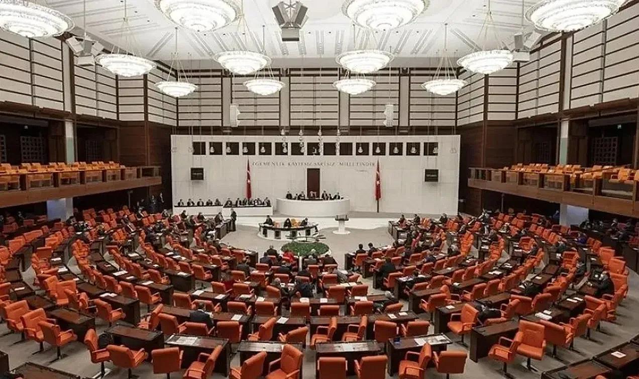 TBMM’ye sıra dışı talepler: Ankara Tekirdağ’a bağlansın, 60 yaş ve üzerine yeşil pasaport verilsin