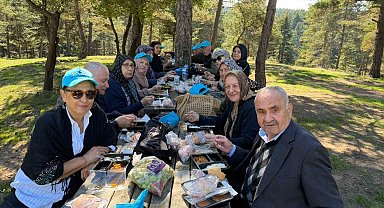 Yılların yorgunluğunu Karagöl'ün eşsiz doğasında attılar